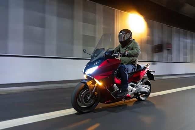 本田佛沙750红点设计大奖_德国红点设计大奖童车_红点设计大奖机车获奖车型